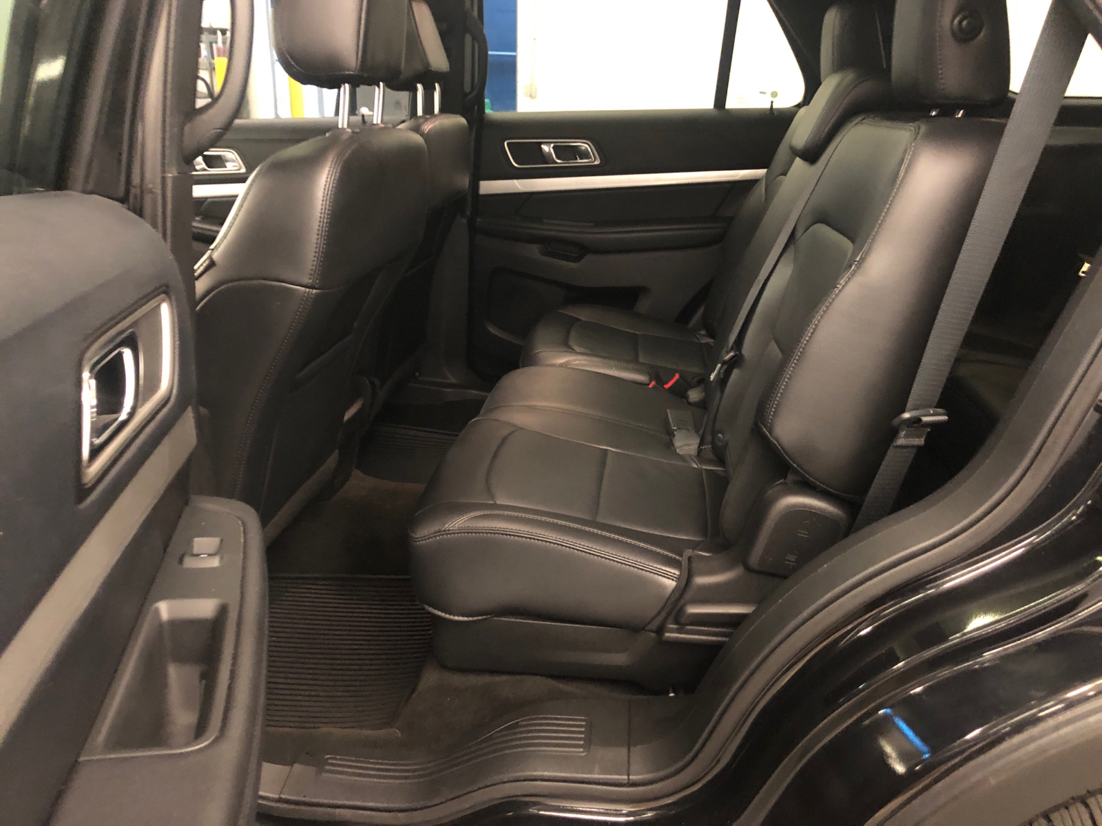 2016 Ford Explorer XLT 28