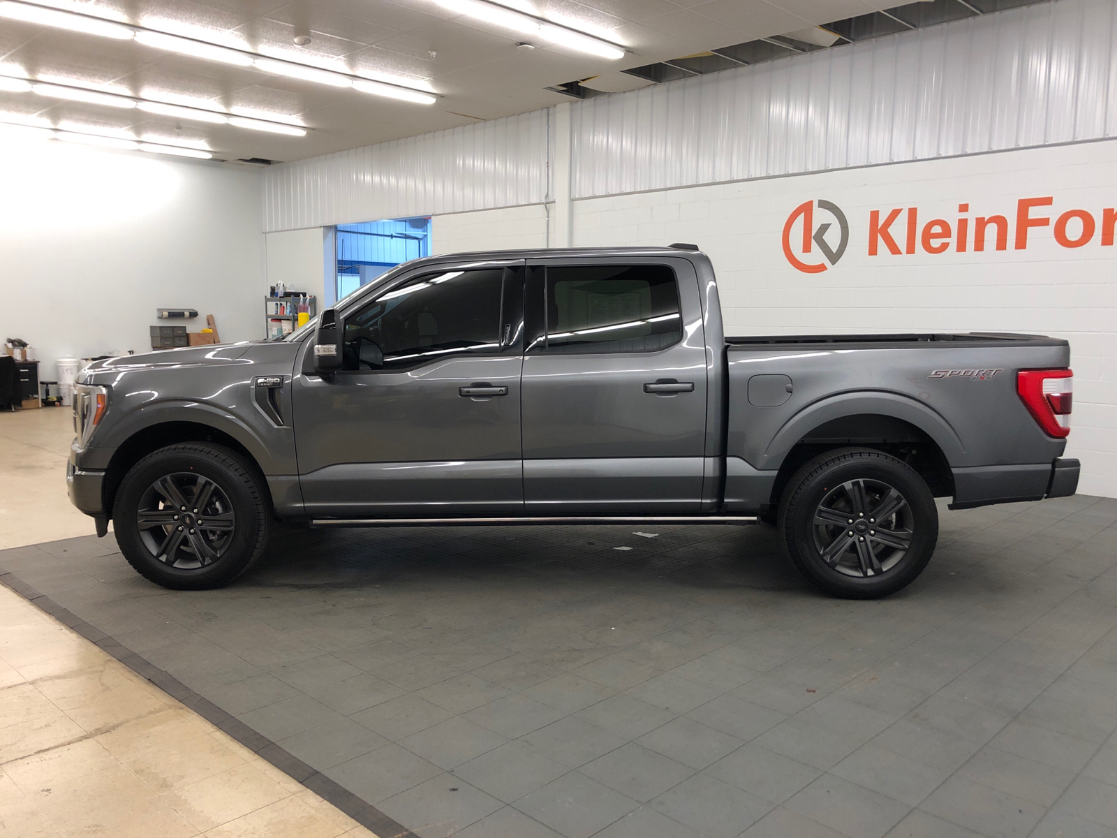 2023 Ford F-150 Lariat 4