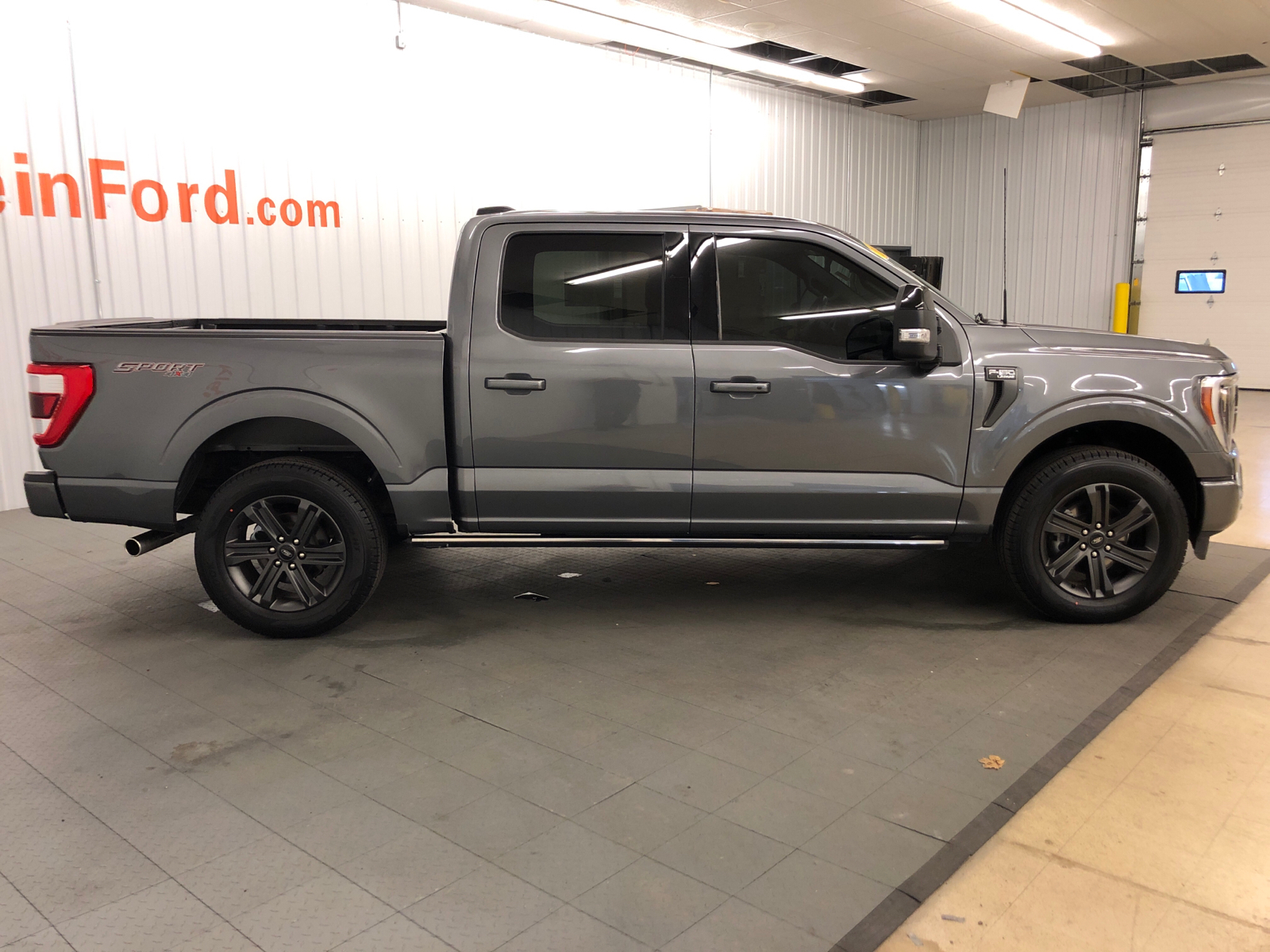 2023 Ford F-150 Lariat 12