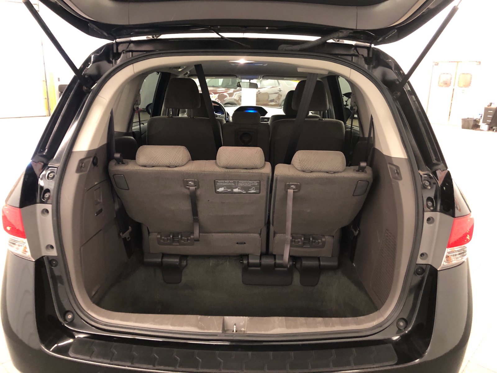 2016 Honda Odyssey SE 8