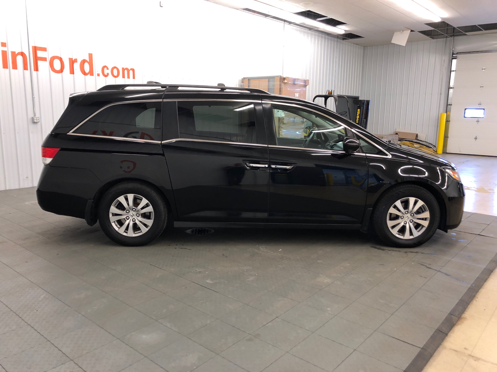 2016 Honda Odyssey SE 11