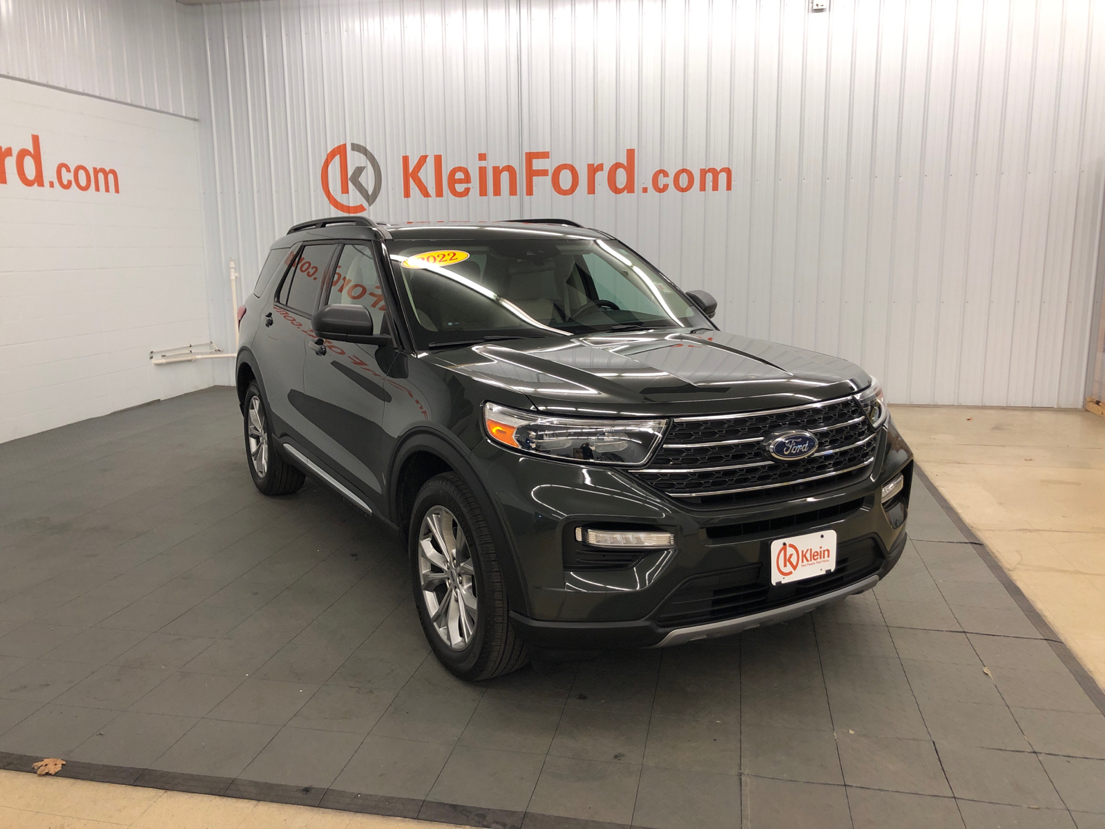 2022 Ford Explorer XLT 1