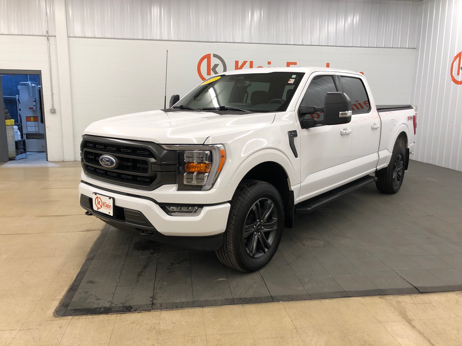 2023 Ford F-150 XLT 3