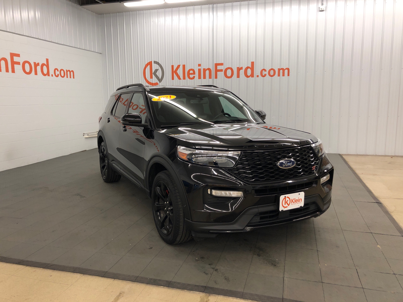 2021 Ford Explorer ST 1