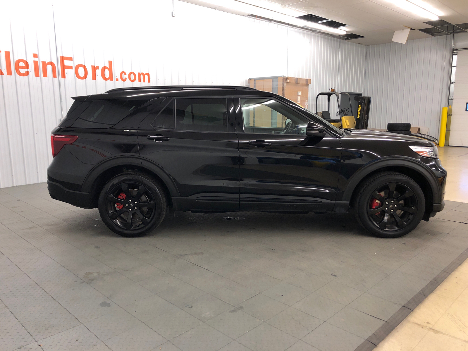 2021 Ford Explorer ST 13