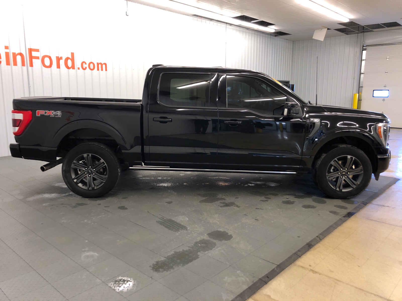 2023 Ford F-150 Lariat 12