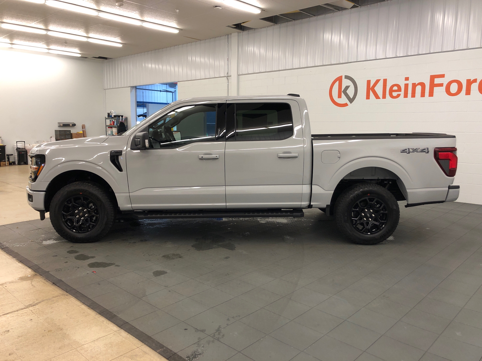 2024 Ford F-150 XLT 4