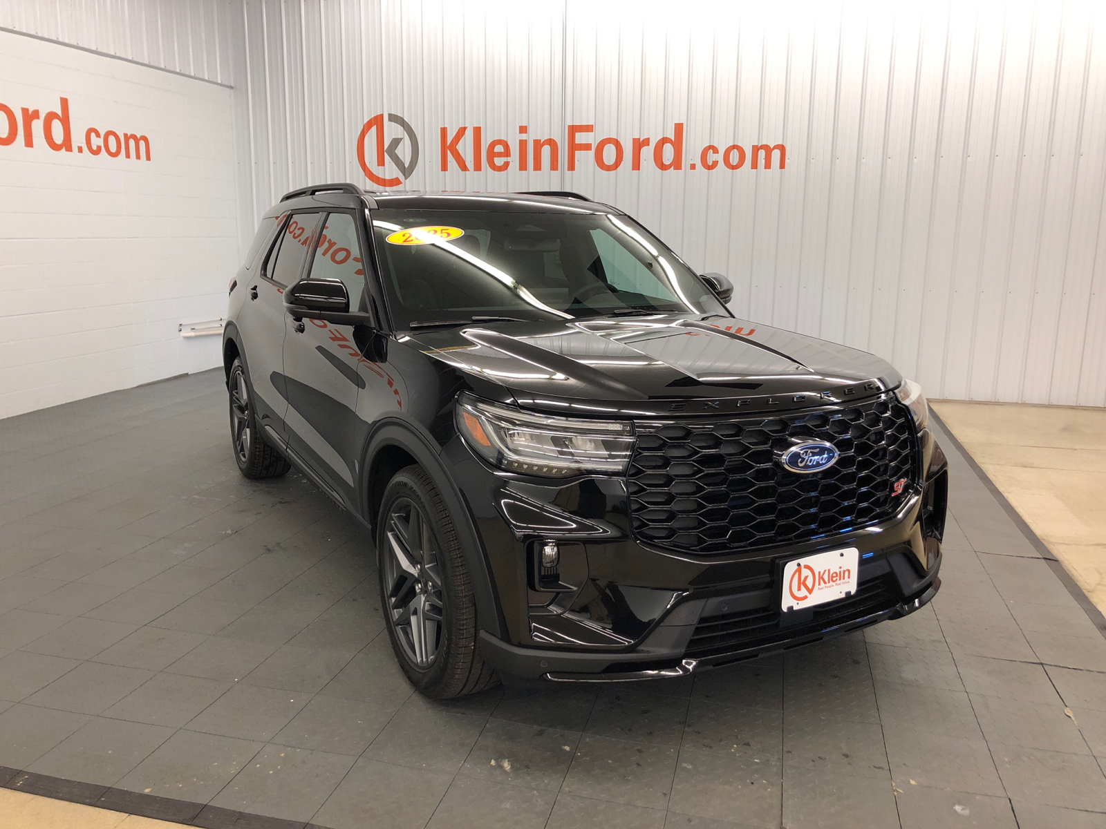 2025 Ford Explorer ST 1