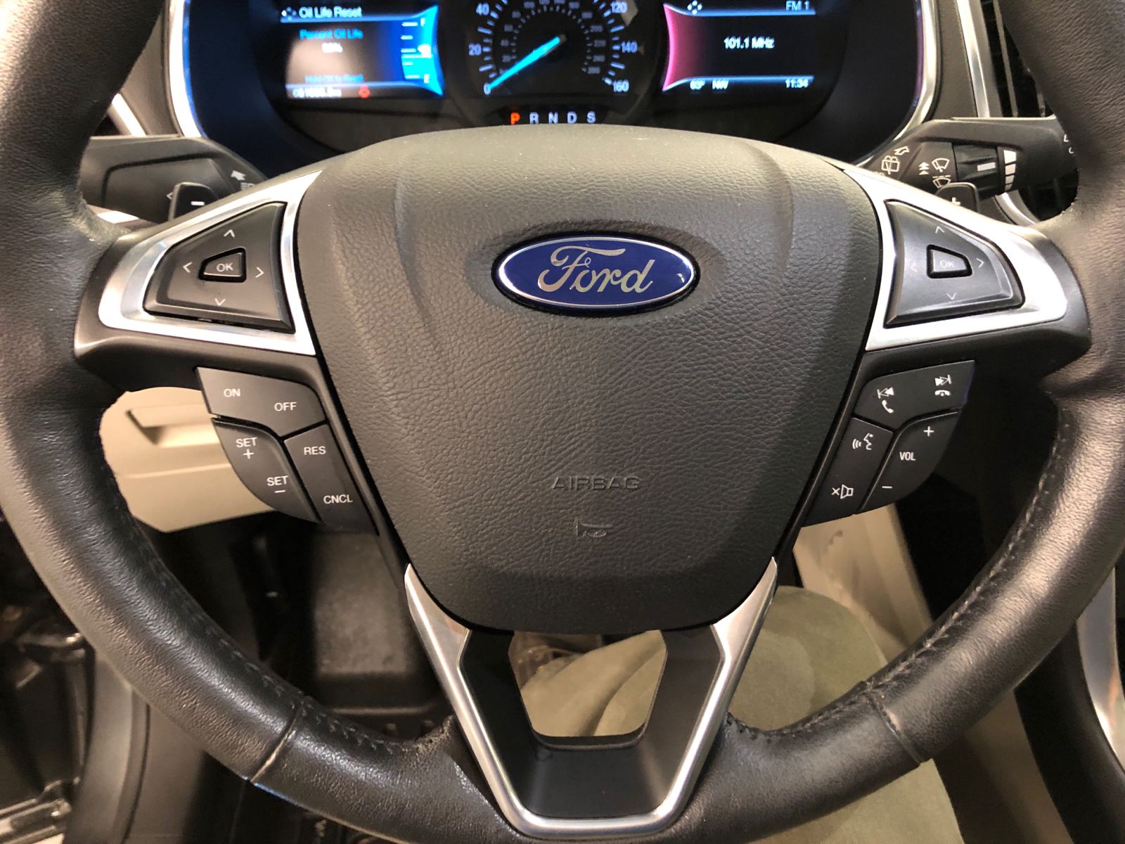 2015 Ford Edge Titanium 19