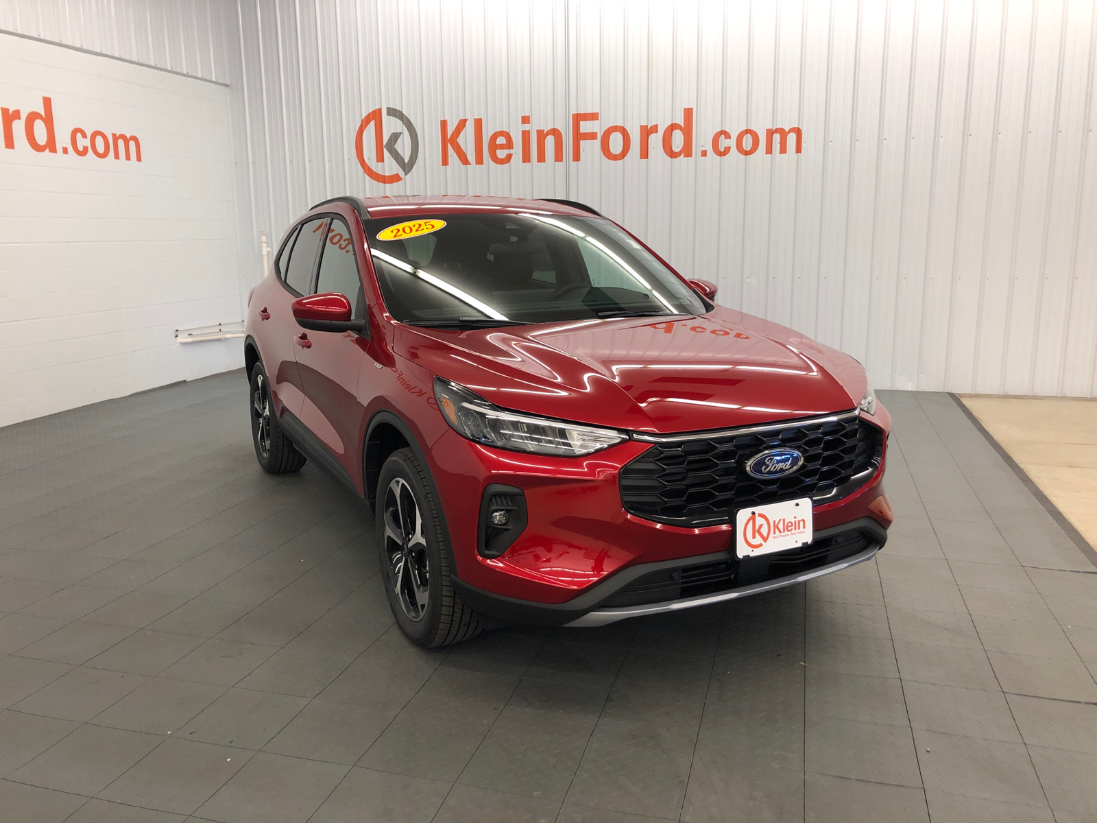 2025 Ford Escape ST-Line Select 1