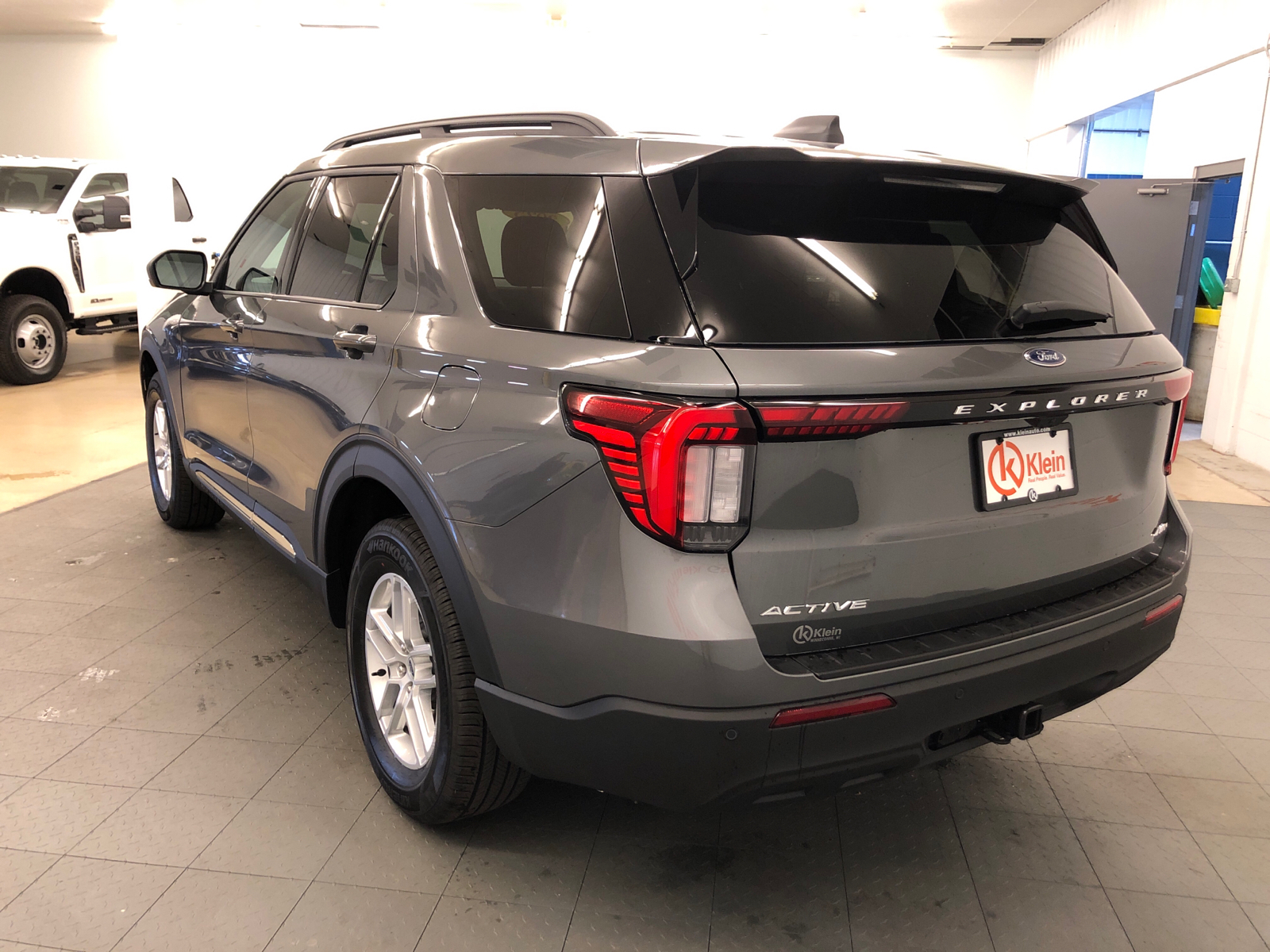 2025 Ford Explorer Active 6