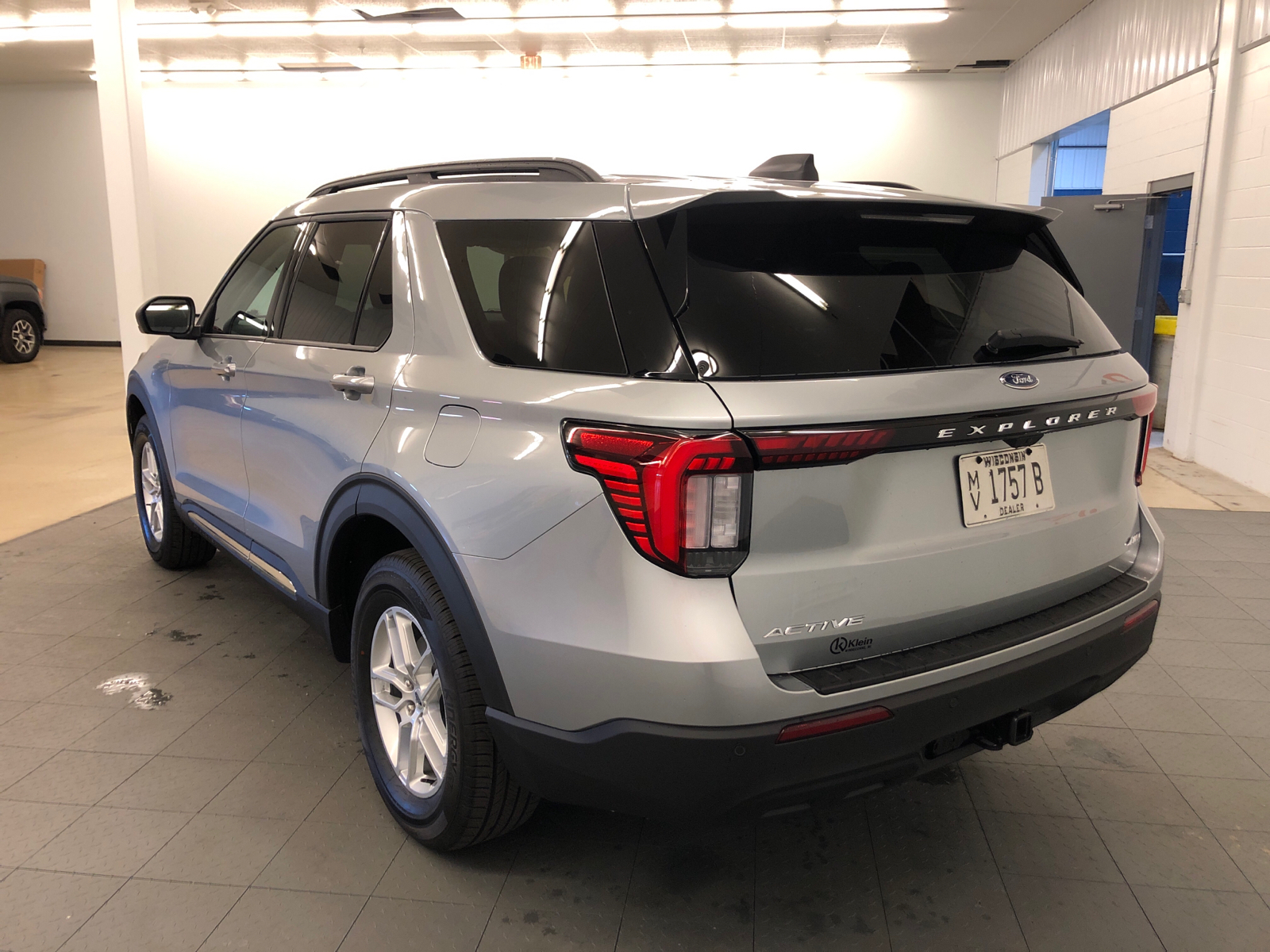 2025 Ford Explorer Active 6