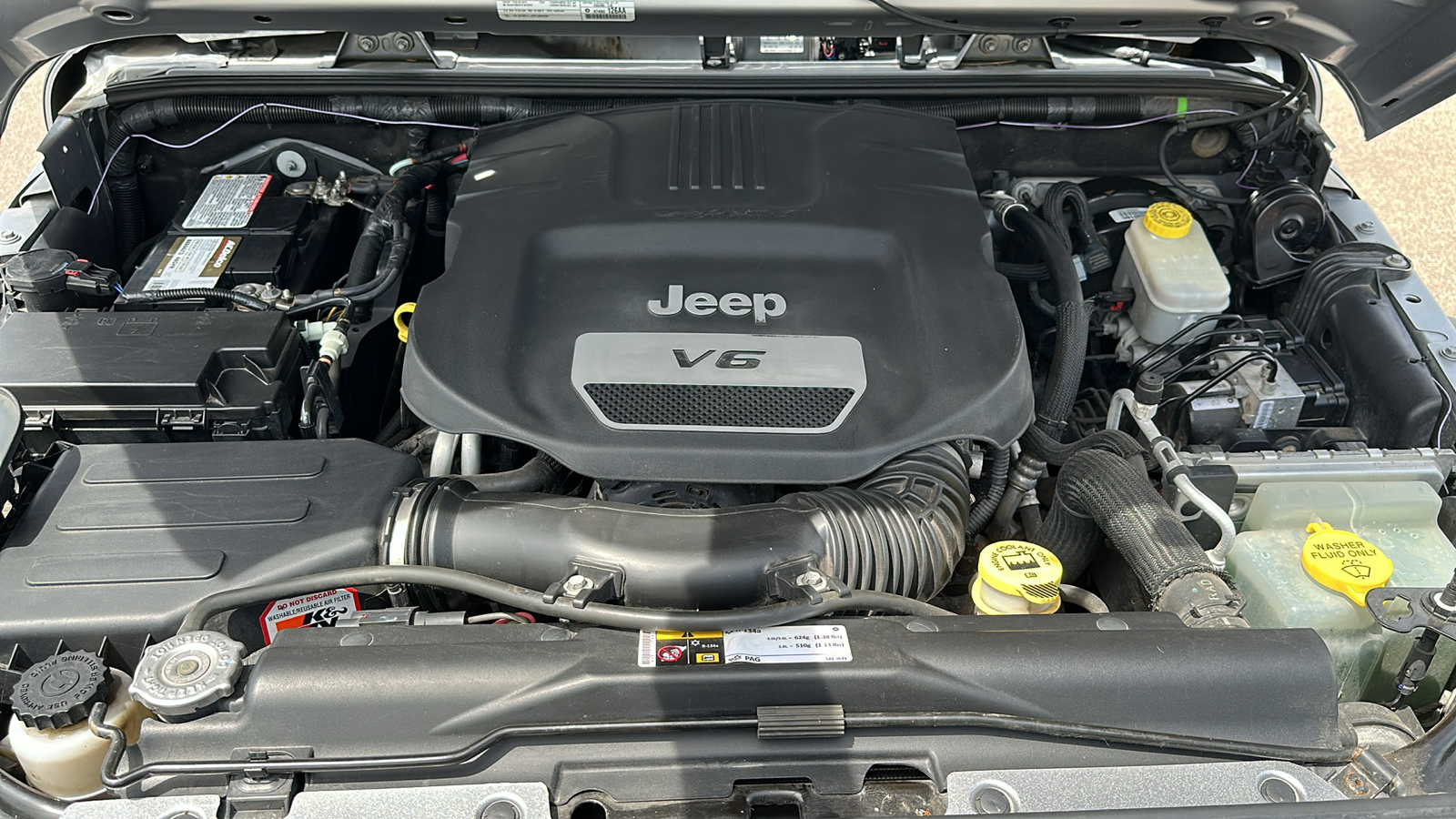 2015 Jeep Wrangler Unlimited Sport 30