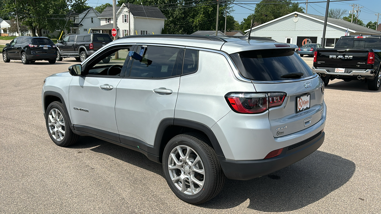 2024 Jeep Compass Latitude Lux 3