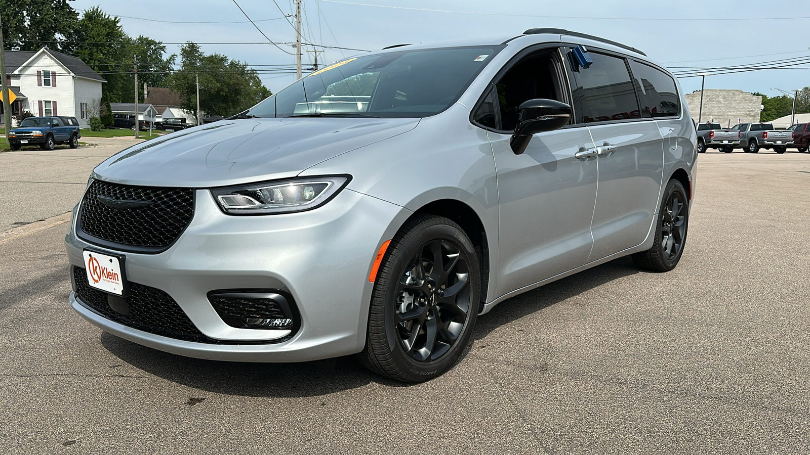 2024 Chrysler Pacifica Touring L 3