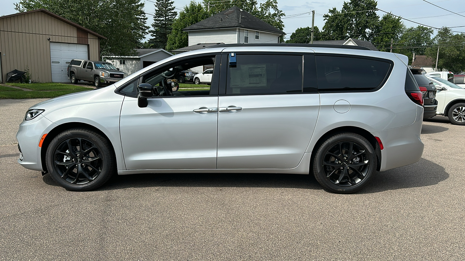 2024 Chrysler Pacifica Touring L 4