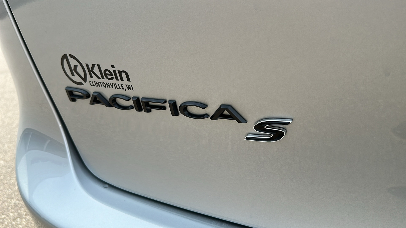 2024 Chrysler Pacifica Touring L 11