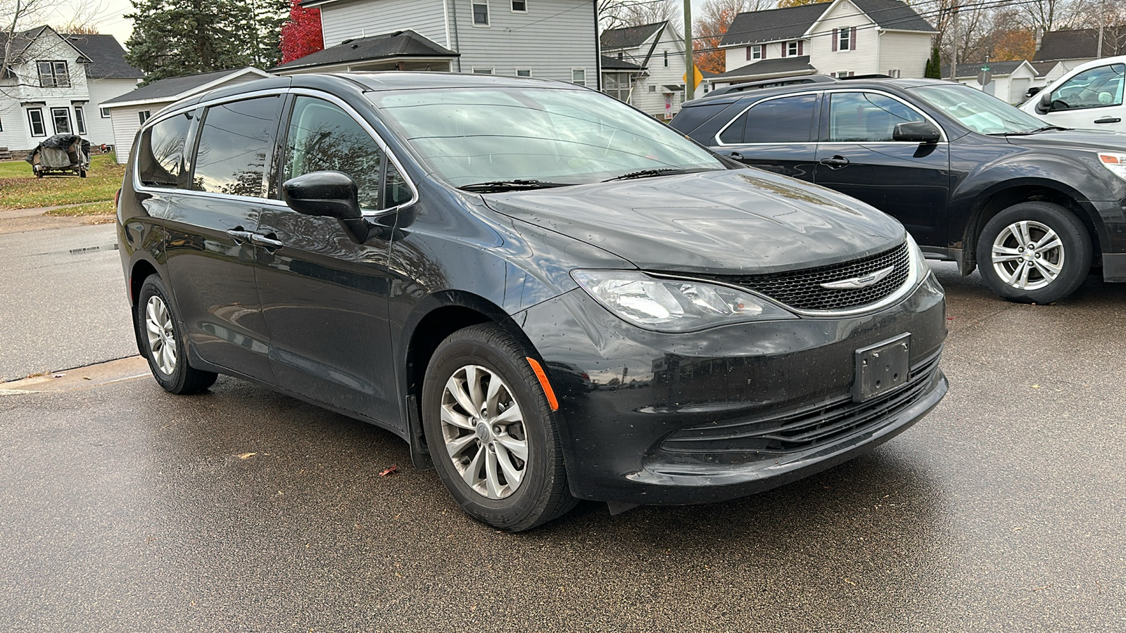 2017 Chrysler Pacifica Touring 2