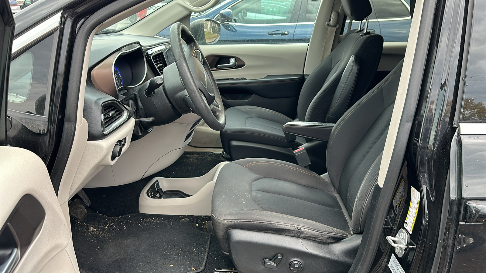 2017 Chrysler Pacifica Touring 6