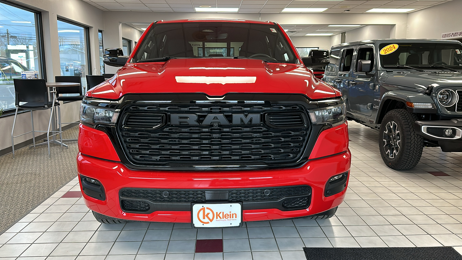 2025 Ram 1500 Big Horn 4x4 Crew Cab 57 Box 2