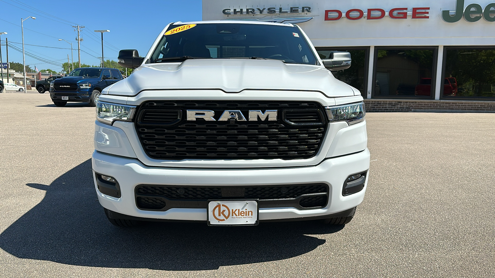 2025 Ram 1500 Big Horn 4x4 Crew Cab 57 Box 2