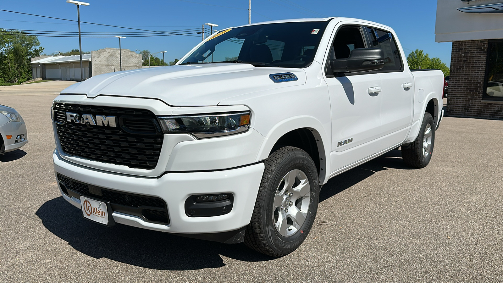 2025 Ram 1500 Big Horn 4x4 Crew Cab 57 Box 3