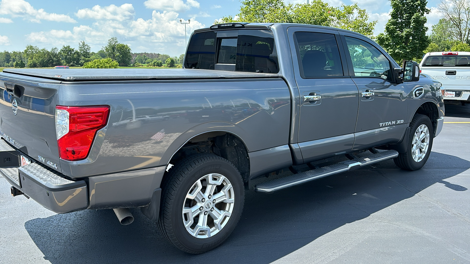 2018 Nissan Titan XD SV 4x4 Diesel Crew Cab 9