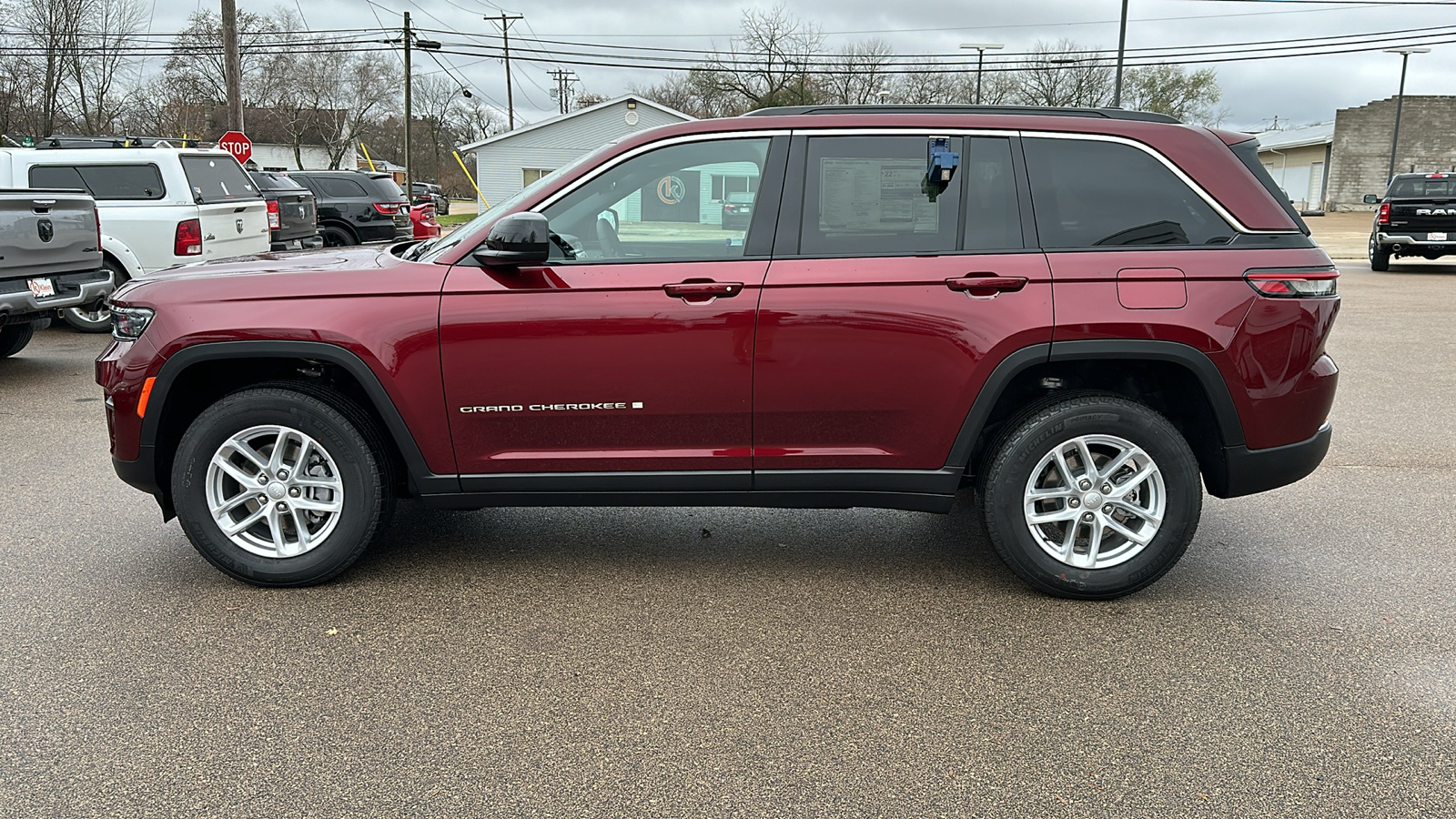 2025 Jeep Grand Cherokee Laredo X 4