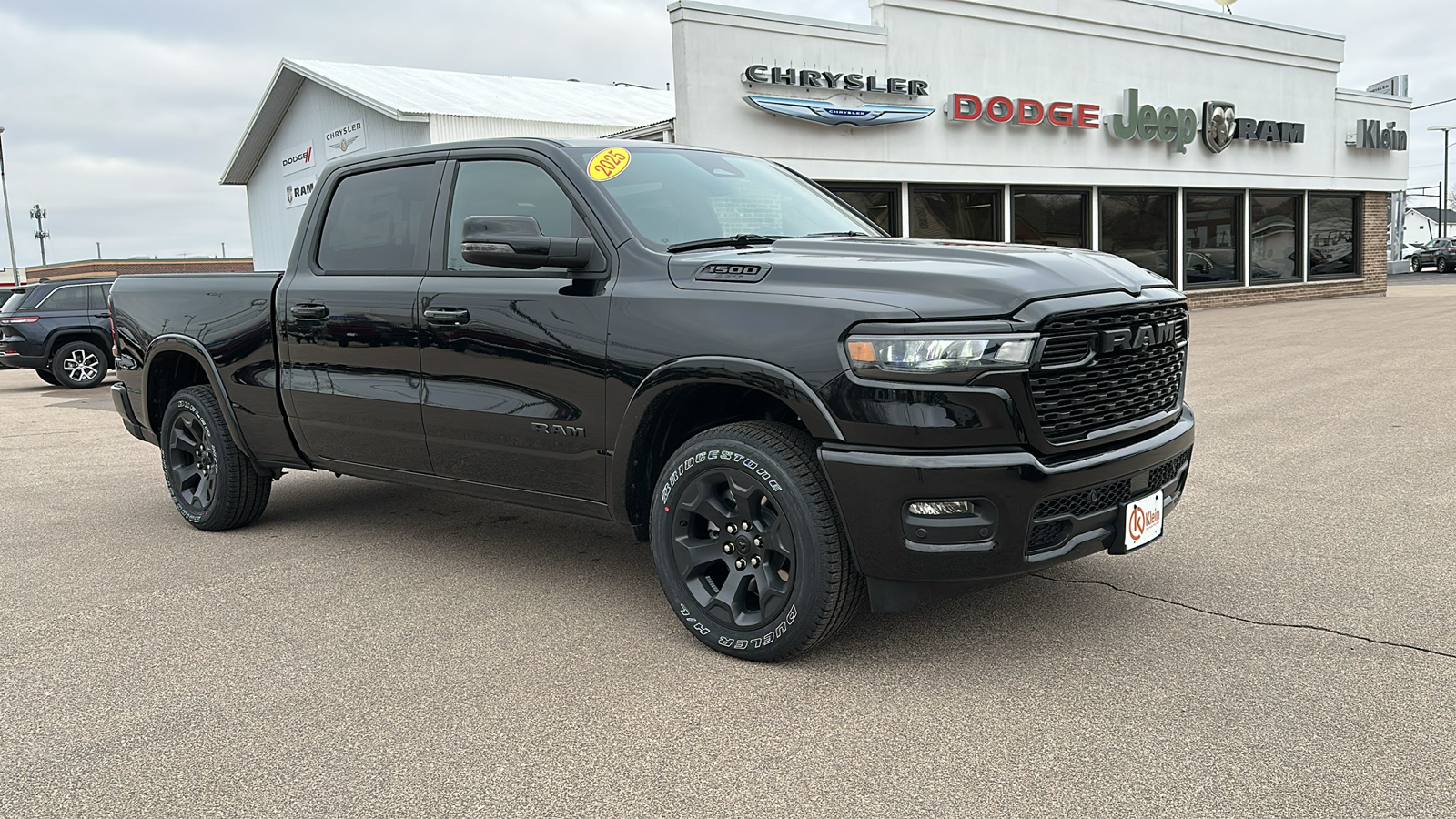 2025 Ram 1500 Big Horn 4x4 Crew Cab 64 Box 1