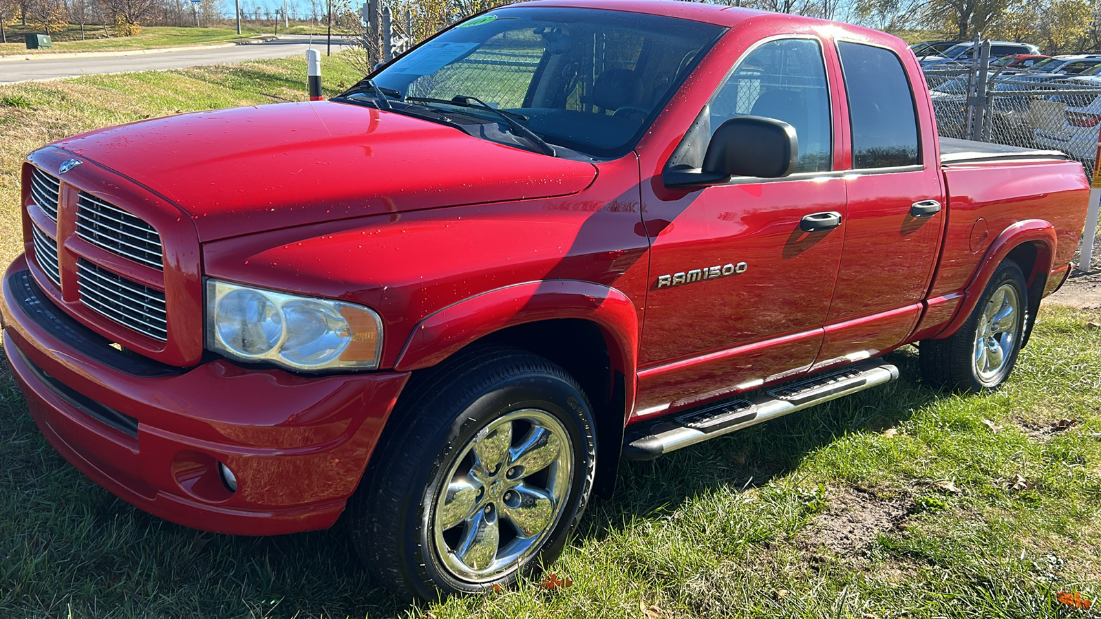 2005 Dodge Ram 1500 ST 4WD Quad Cab 2