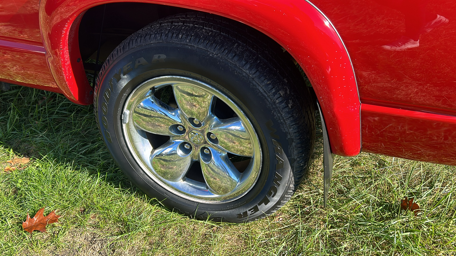 2005 Dodge Ram 1500 ST 4WD Quad Cab 9