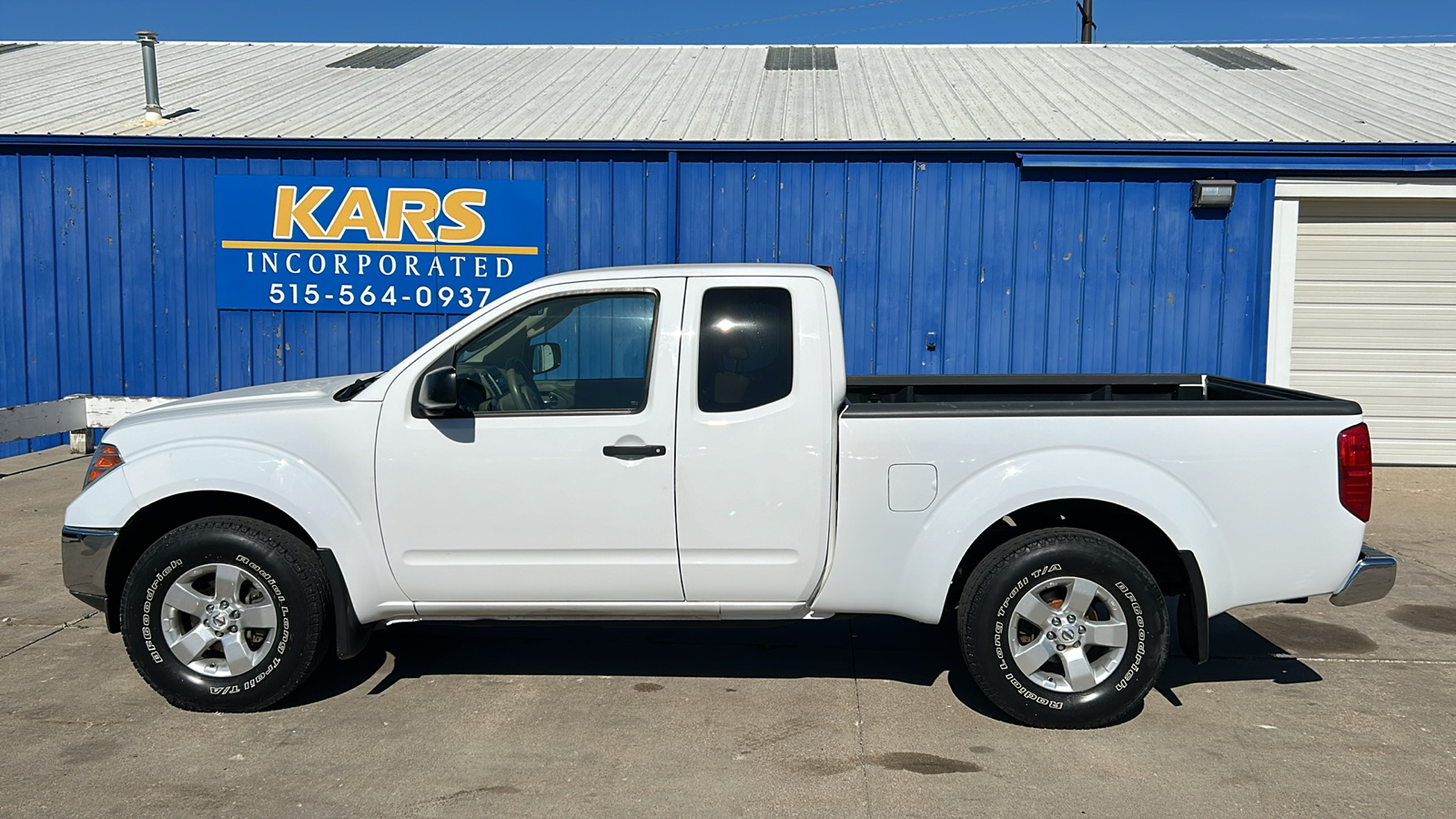 2011 Nissan Frontier SV 4WD 1
