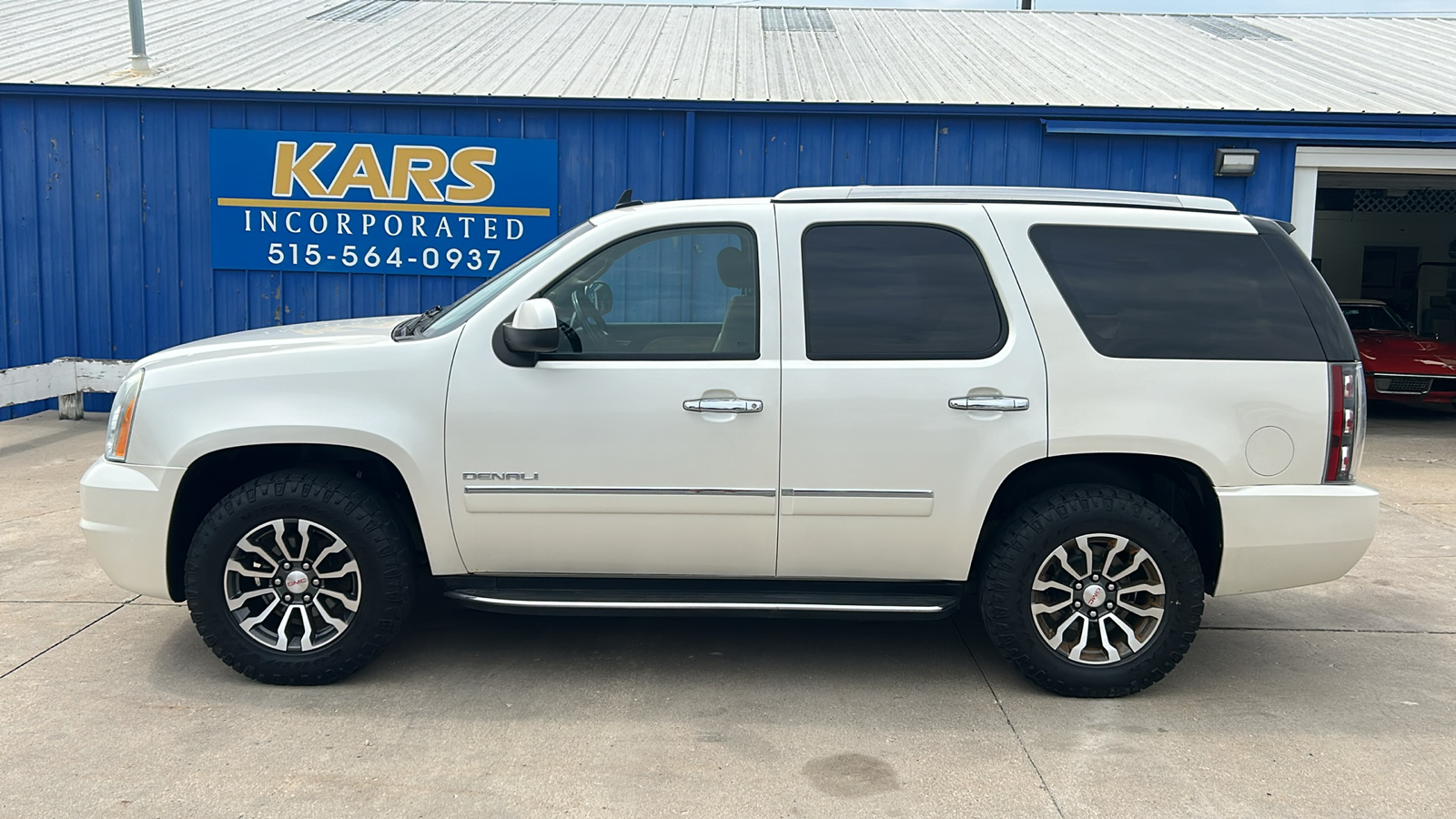 2012 GMC Yukon DENALI AWD 1