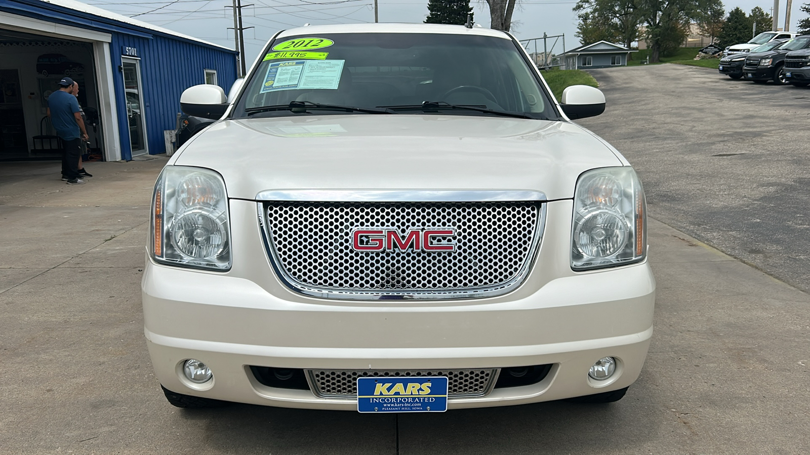 2012 GMC Yukon DENALI AWD 3