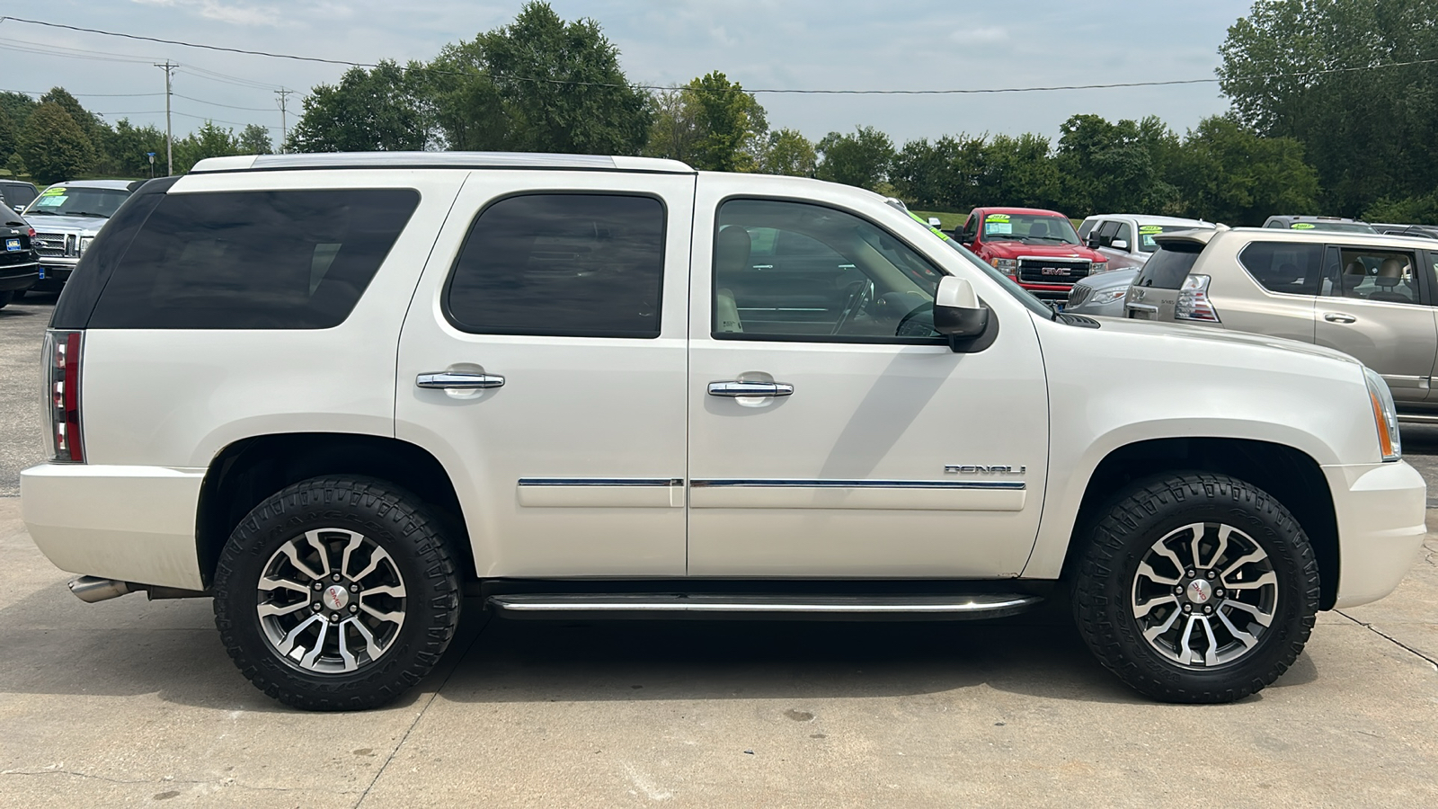 2012 GMC Yukon DENALI AWD 5