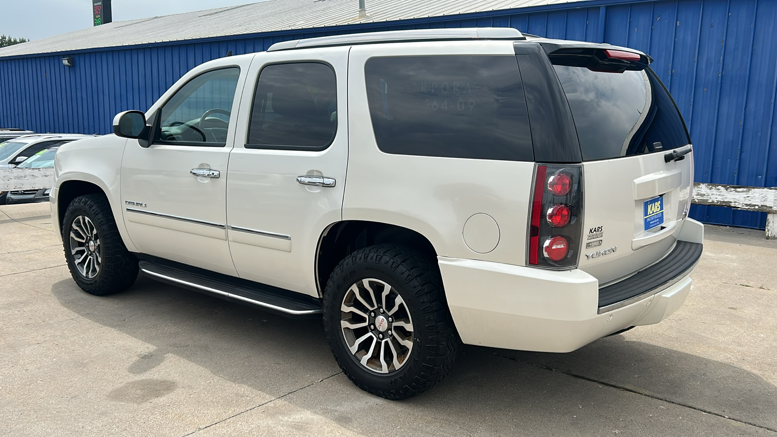 2012 GMC Yukon DENALI AWD 8