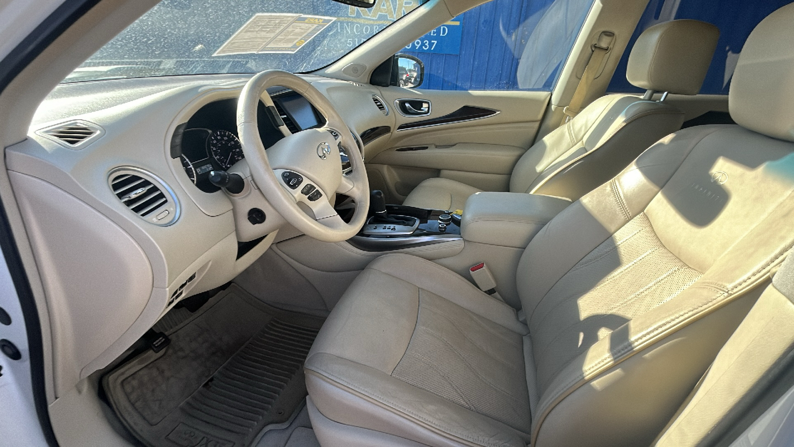 2013 Infiniti JX35  15