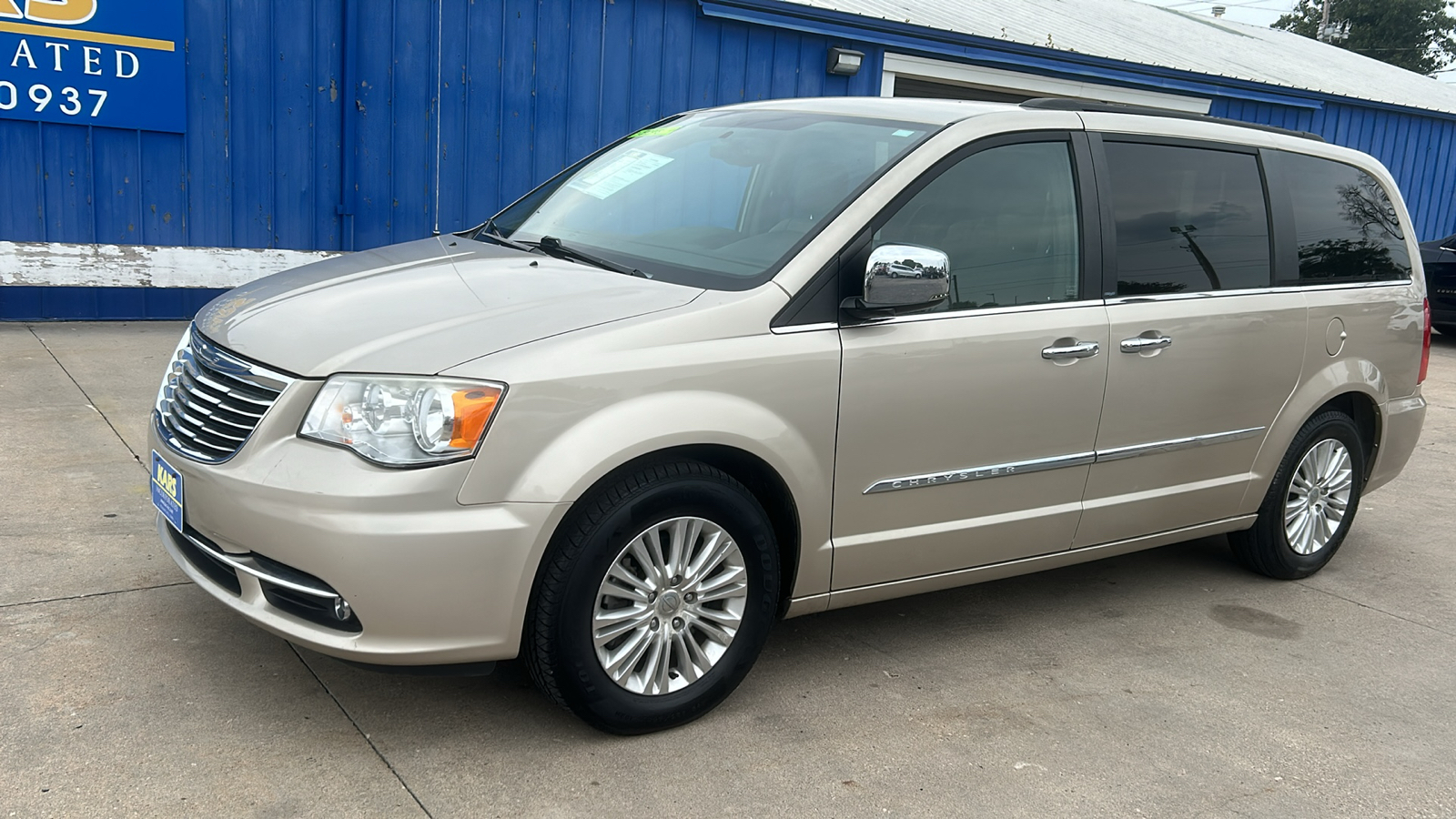 2013 Chrysler Town & Country TOURING L 2