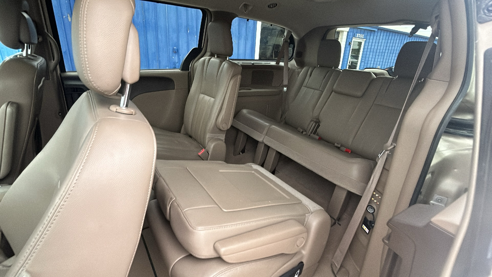 2013 Chrysler Town & Country TOURING L 12