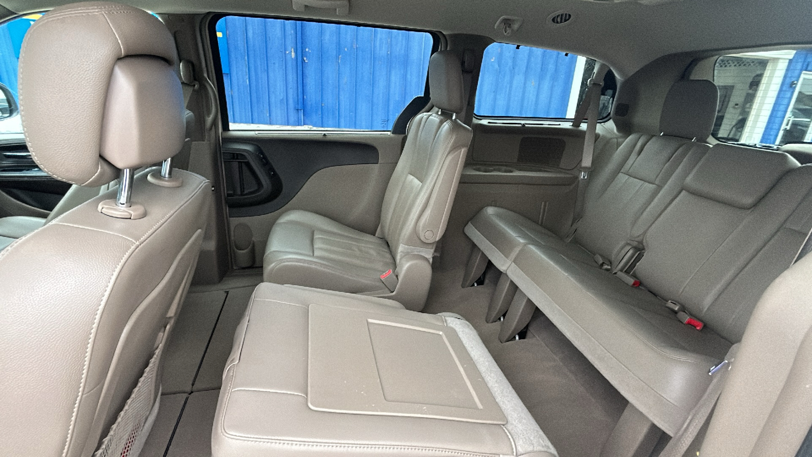 2013 Chrysler Town & Country TOURING L 13