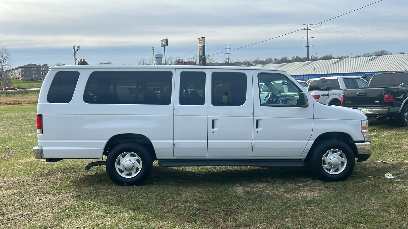 2013 Ford Econoline E350 SUPER DUTY WAGON 5