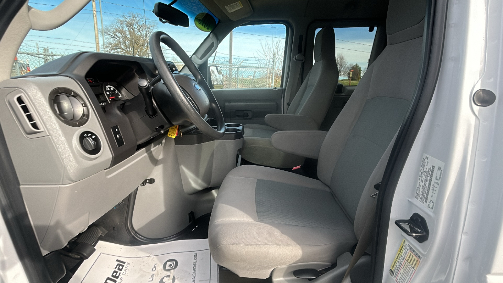 2013 Ford Econoline E350 SUPER DUTY WAGON 17