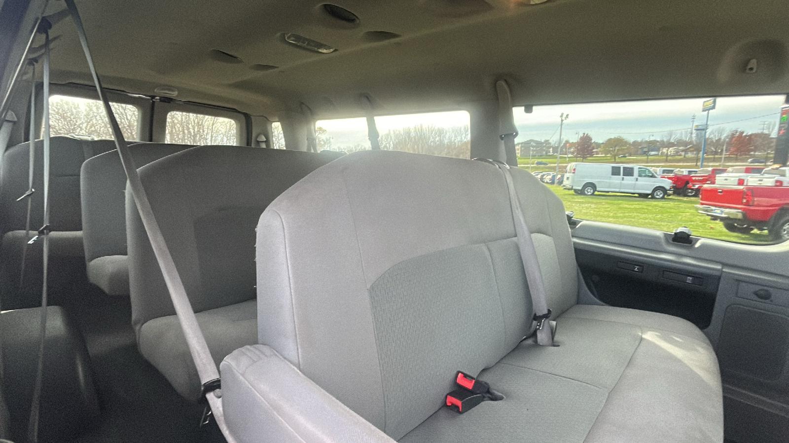 2013 Ford Econoline E350 SUPER DUTY WAGON 19