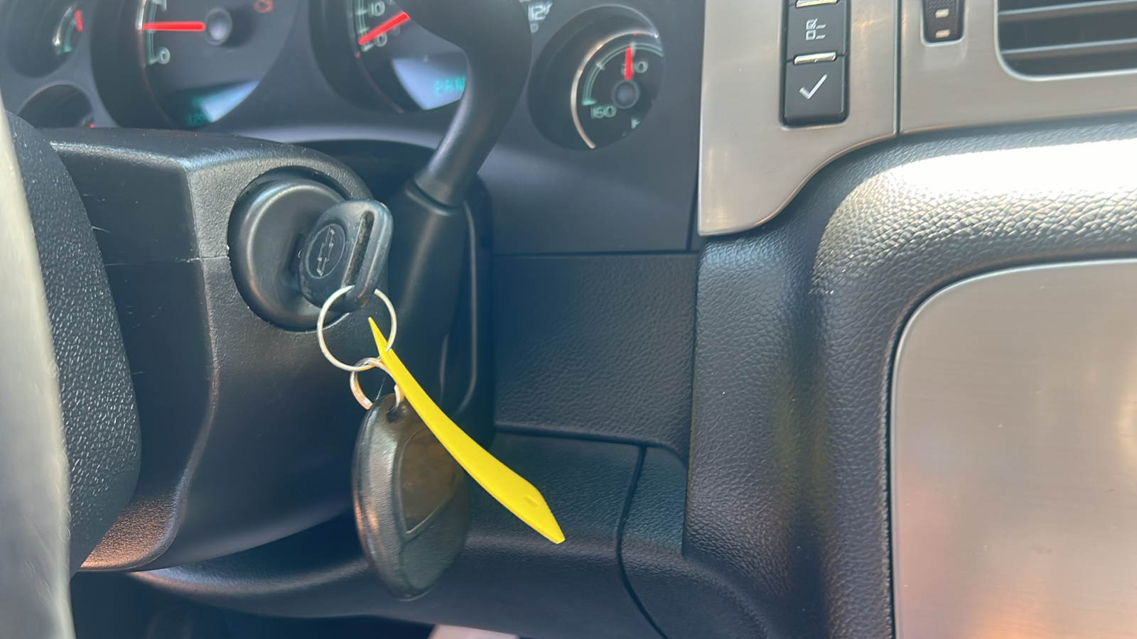 2013 Chevrolet Silverado 1500 LTZ 4WD Crew Cab 27