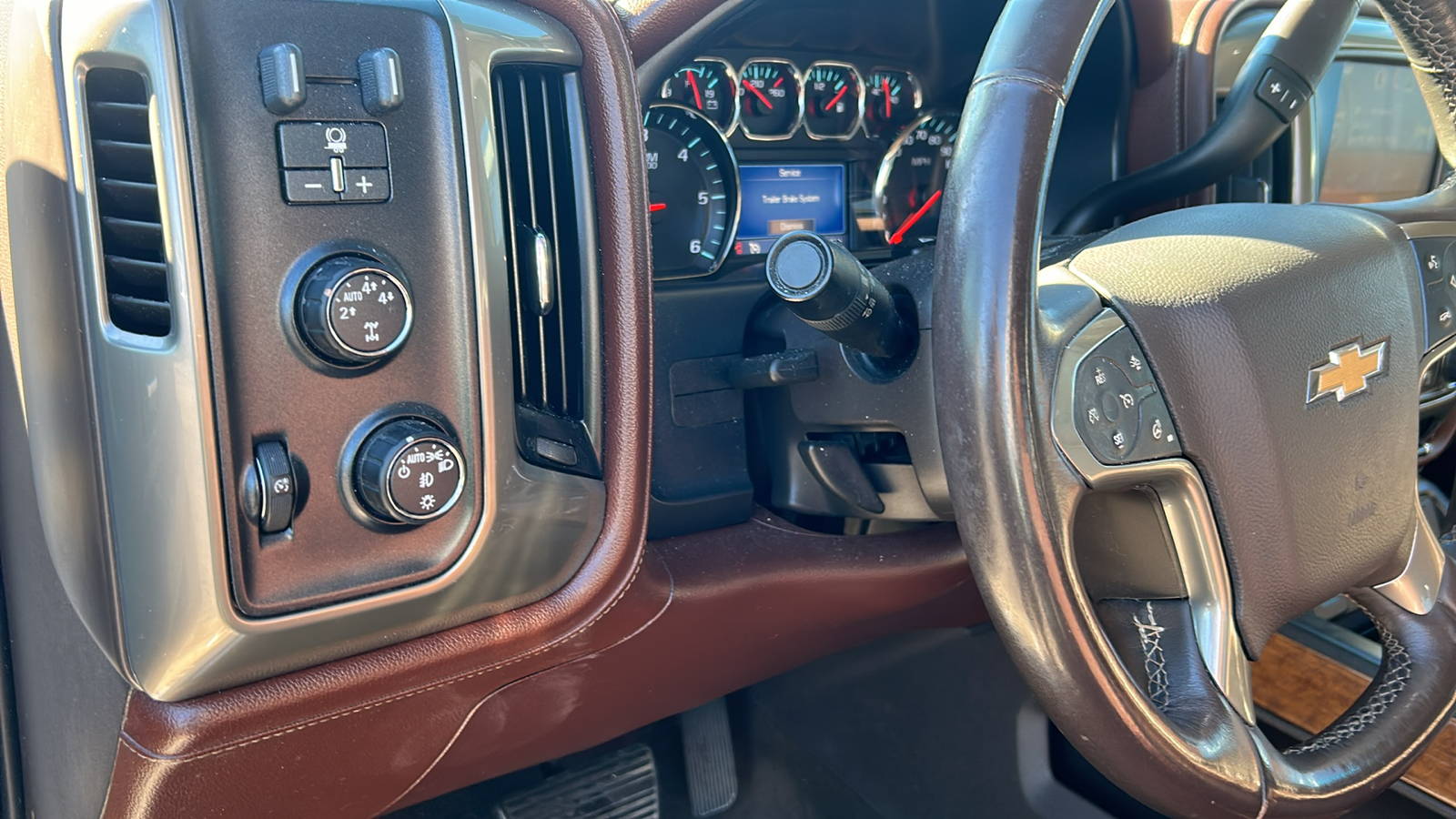 2014 Chevrolet Silverado 1500 HIGH COUNTRY 4WD Crew Cab 14