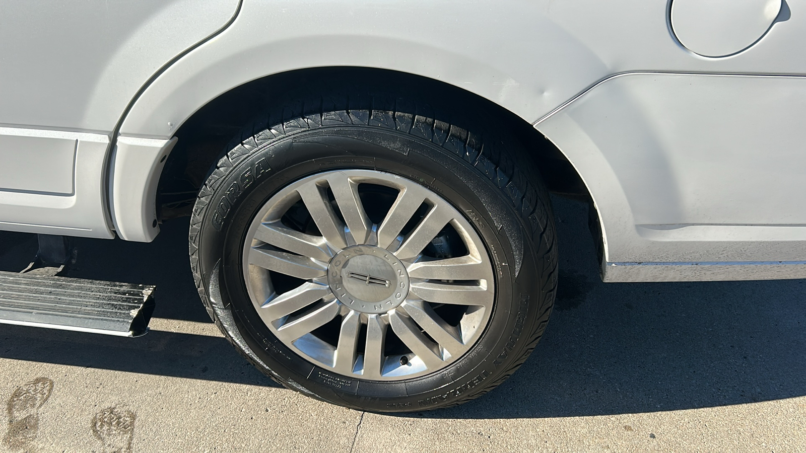 2014 Lincoln Navigator  9