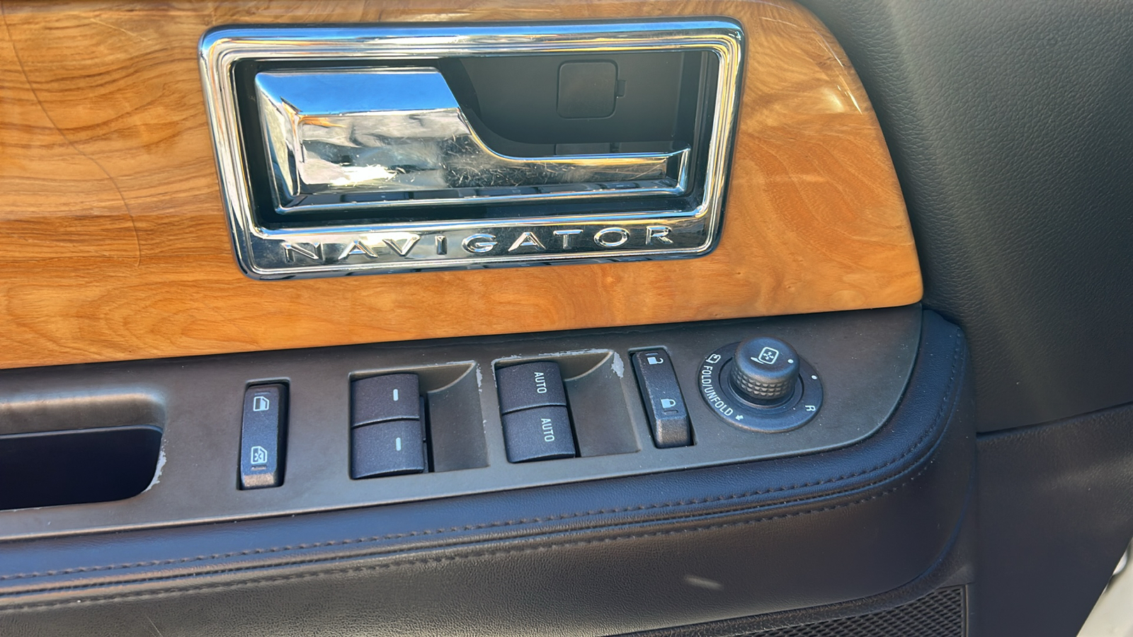 2014 Lincoln Navigator  13