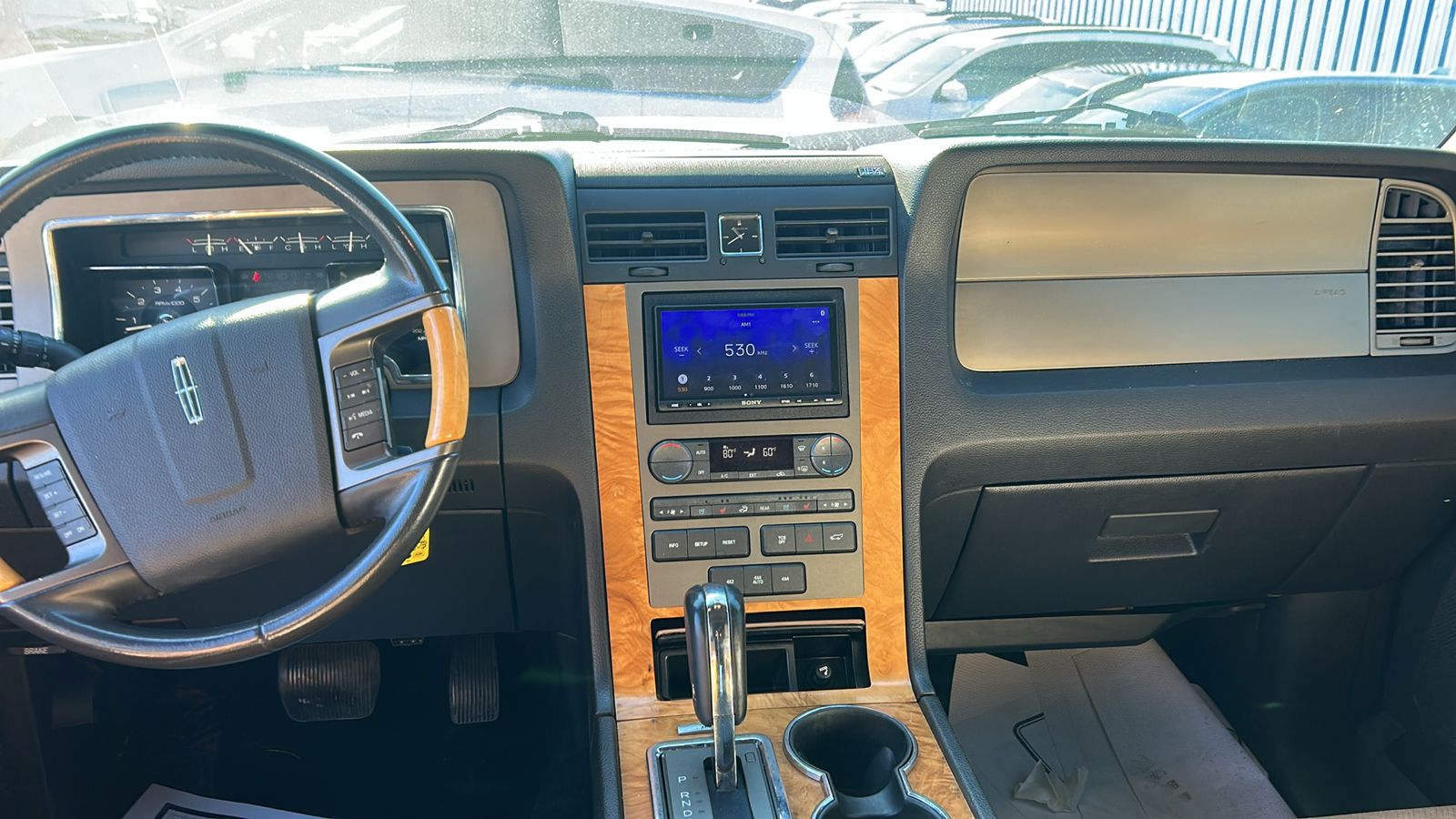 2014 Lincoln Navigator  24