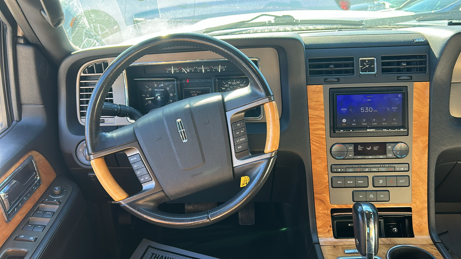 2014 Lincoln Navigator  25