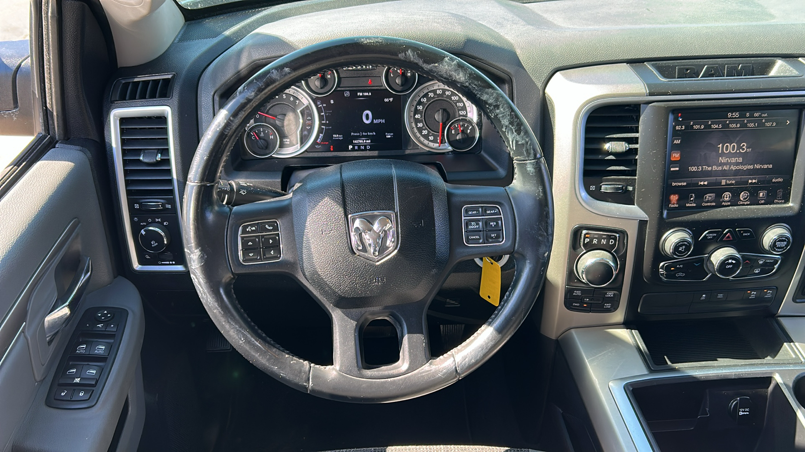 2014 Ram 1500 SLT 4WD Quad Cab 17